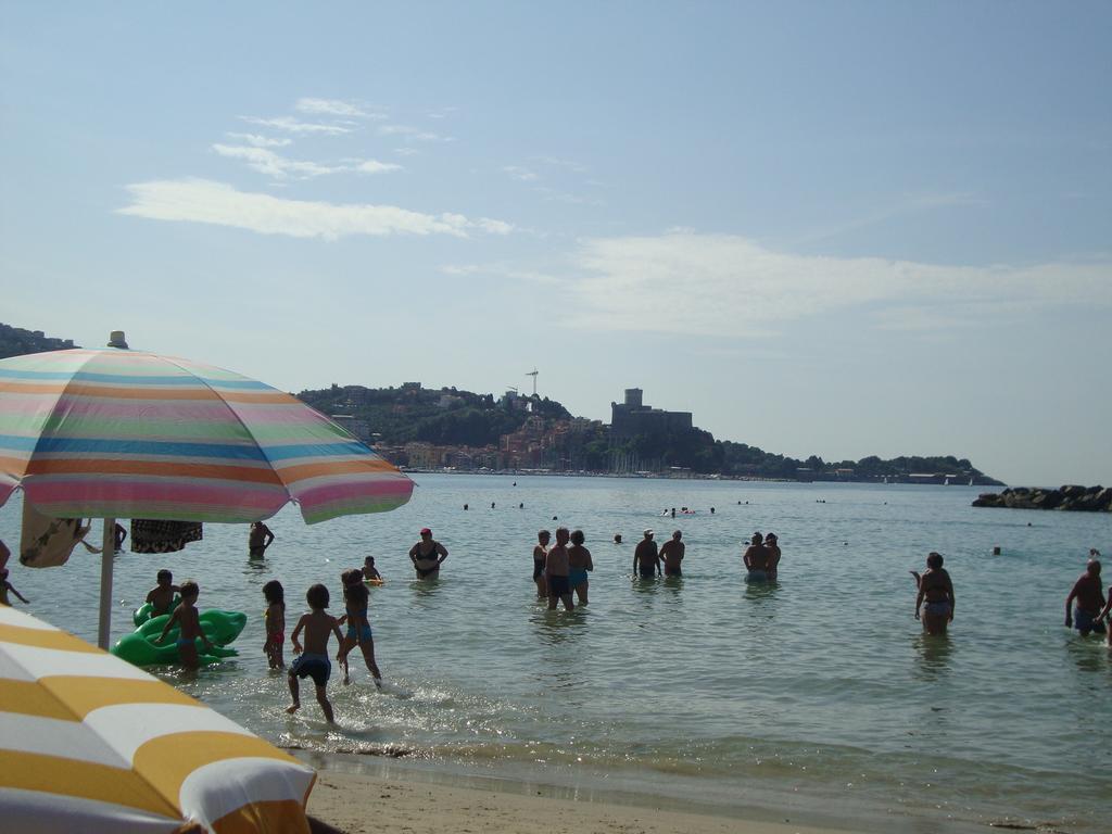 Appartamento Marina Marina Di Carrara Ruang foto